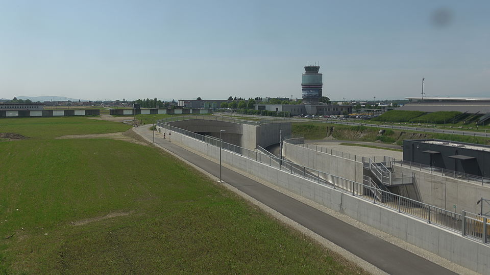 Livebild Baukamera 1 - Webcam 'Gesamtansicht Nordportal' - Baustelle ÖBB Koralmbahn Baulos Unterflurtrasse Feldkirchen bei Graz (ca. 5 Minuteninterval) Livebild Baukamera 1 - Webcam 'Gesamtansicht Nordportal' - Baustelle ÖBB Koralmbahn Baulos Unterflurtrasse Feldkirchen bei Graz (ca. 5 Minuteninterval)